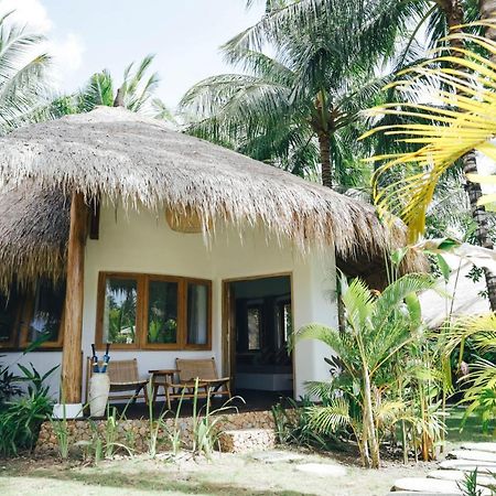 Mana Eco Retreat 호텔 Kuta  외부 사진