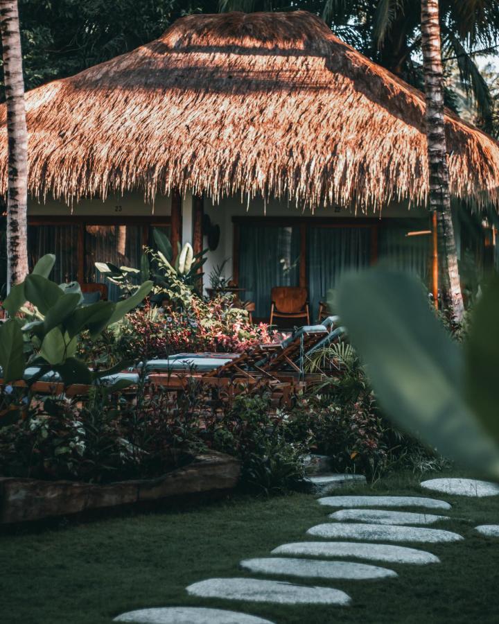 Mana Eco Retreat 호텔 Kuta  외부 사진